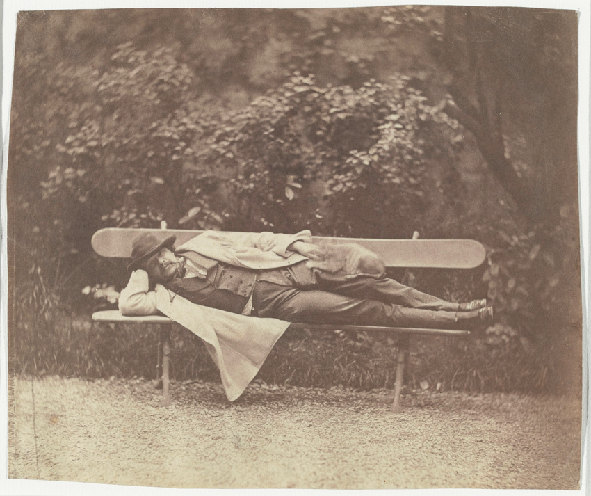 Nadar - Autoportrait allongé sur un banc