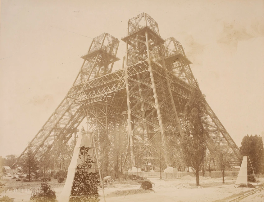 Louis-Emile Durandelle - La Tour Eiffel jusqu'à mi-chemin entre la première et l...