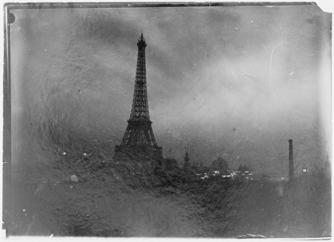 Gabriel Loppé - La Tour Eiffel dans la nuit