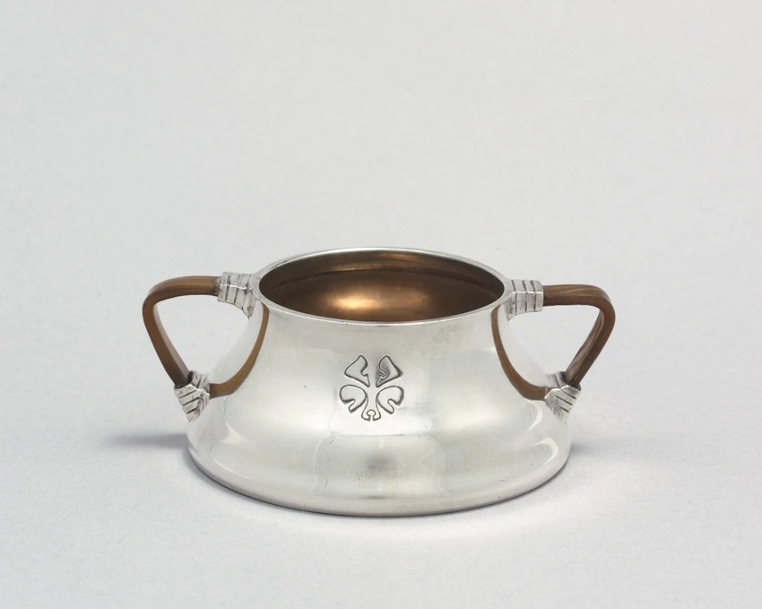 Mogens Ballin - Pot à lait faisant partie d'un service à thé composé de trois pi...