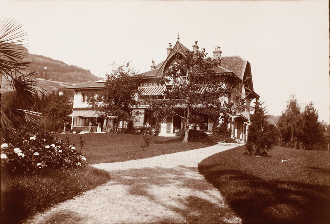 Anonyme - La Villa Claire, façade sur le jardin