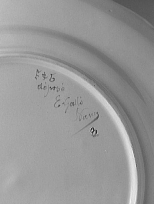 Emile Gallé - Assiette, service "Floral" : ancolie