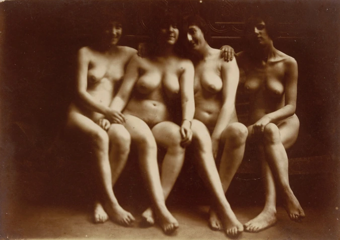 François-Rupert Carabin - Groupe de quatre femmes nues, assises, les jambes croi...