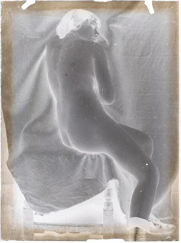 Femme nue assise de dos, visage de profil gauche - François-Rupert Carabin