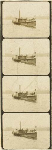 Plaque 54, film 697, Londres, bateau à vapeau sur la Tamise - Auguste Lumière
