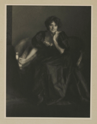 Portrait - Mrs Harrington Mann - Clarence Hudson White