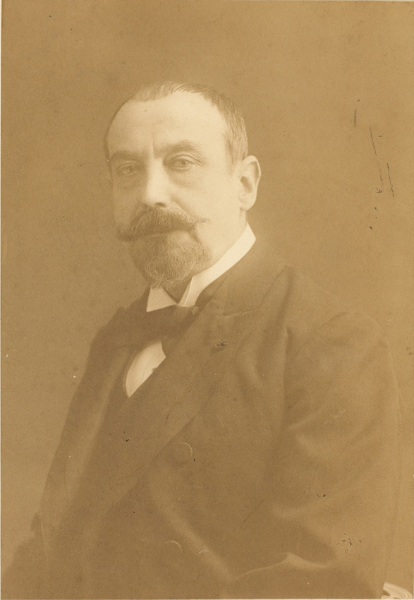 Feminal - Portrait de Léon Comerre