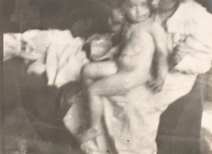 Maurice Denis - Noële sur les genoux de sa mère en déshabillé, villa Montrouge, ...