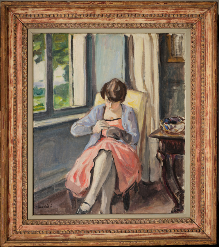 Jeune femme assise près d'une fenêtre - Albert André | Musée d'Orsay