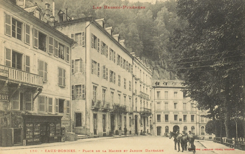 Phototypie Labouche Frères - Eaux-Bonnes. La Place de la Mairie et le Jardin Dar...