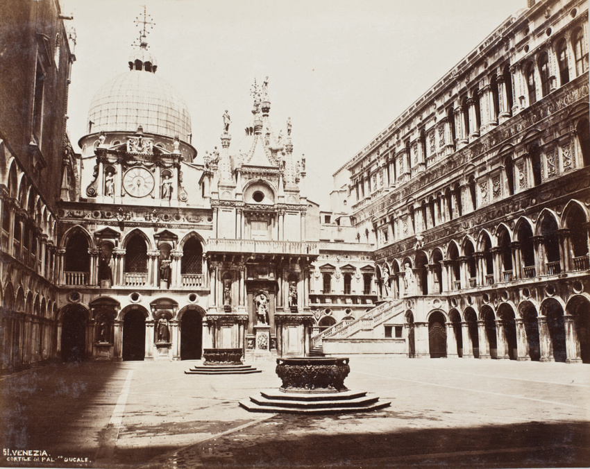 Alinari - Venezia - Cortile del Palazzo Ducale