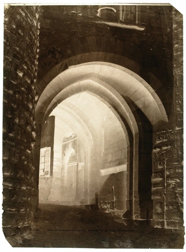 Gustave Le Gray - Carcassonne (Aude) - Passage voûté, porte Narbonnaise