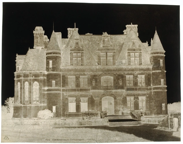 Gustave Le Gray - Chenonceaux (Indre et Loire) - Château, façade sur la cour d'h...