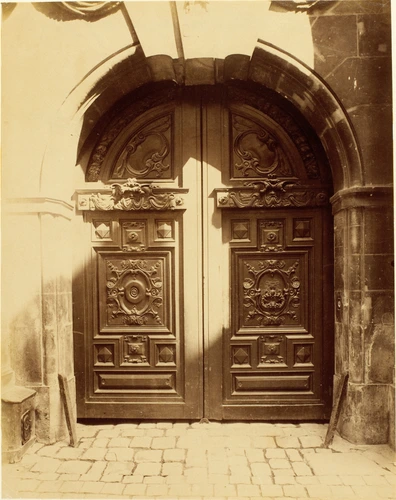 Eugène Atget - Hôtel de Châlons Luxembourg, 26 rue Geoffroy L'Asnier (portail)