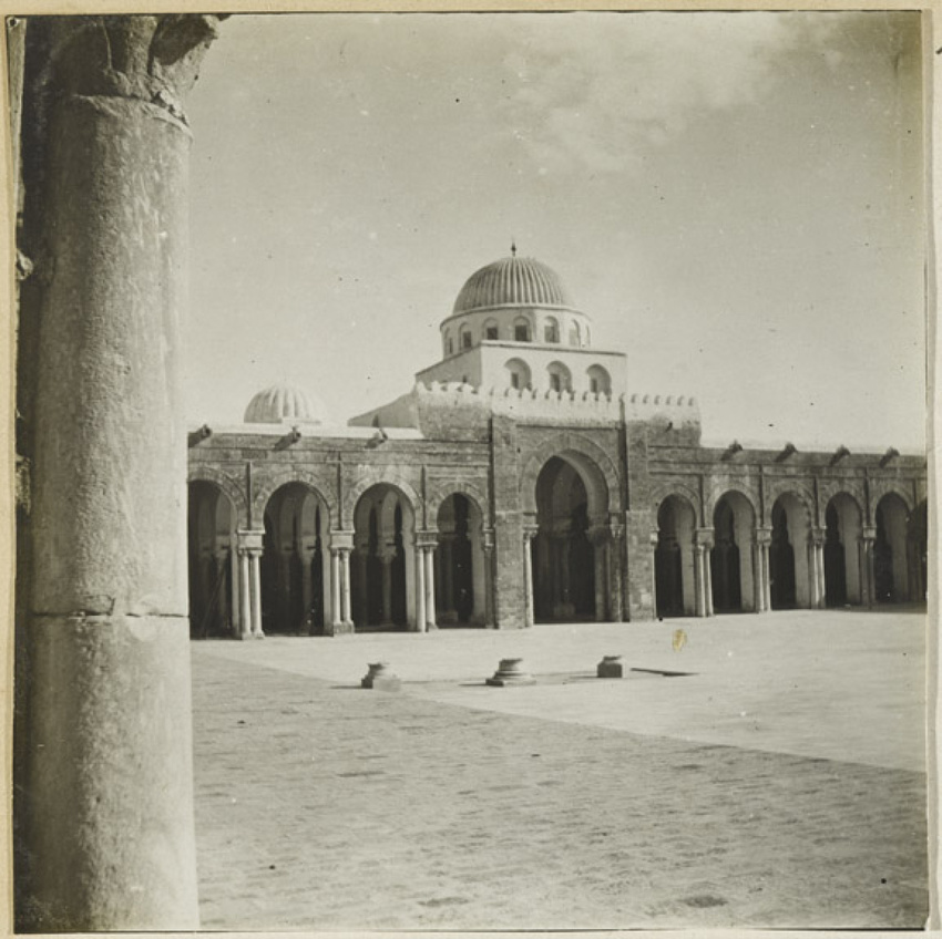 Henri Evenepoel - Vue de la cour de la mosquée à Kairouan
