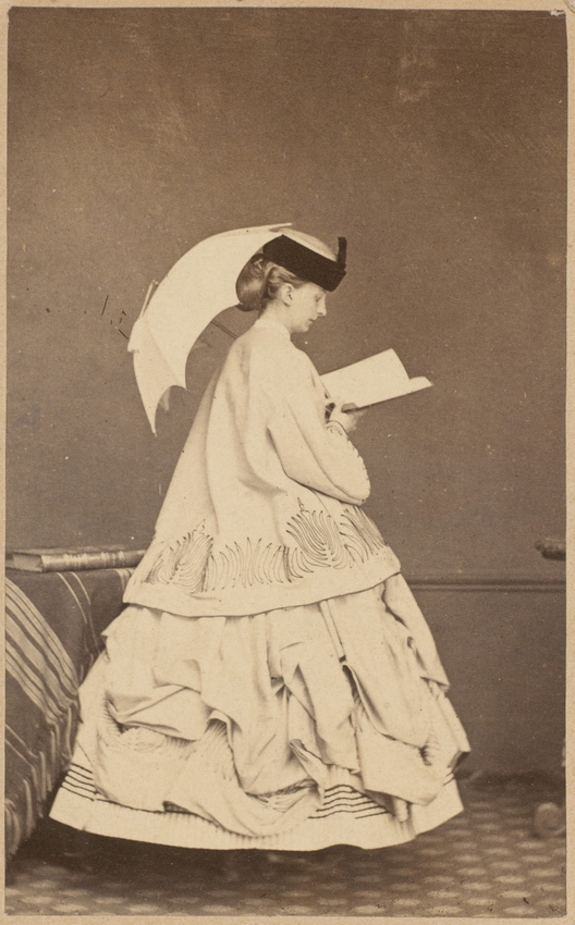 Warnod et Caccia - Portrait carte-de-visite de Miss Howard