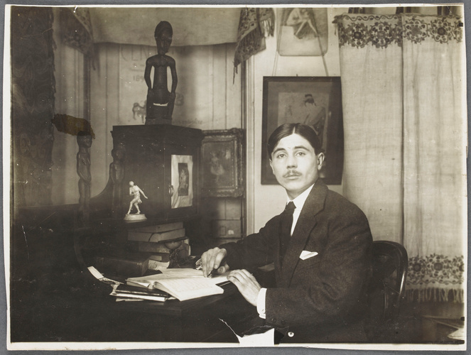 Anonyme - Paul Guillaume à son bureau de travail rue de Miromesnil