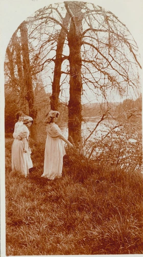 Trois jeunes femmes au bord d'une rivière - Charles Augustin Lhermitte