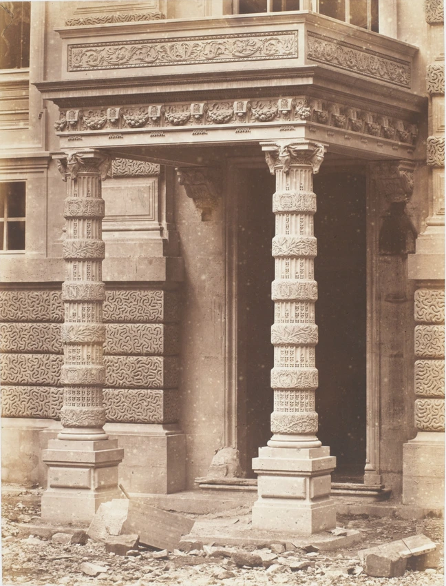 Edouard Baldus - Porte d'entrée de la cour Lefuel, palais du Louvre, Paris