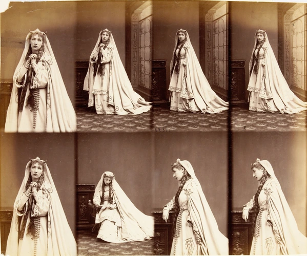 André Adolphe Eugène Disdéri - Mme Sarah Bernhardt dans le costume de Cordelia (...