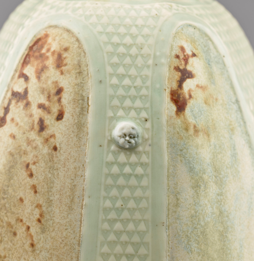Taxile Maximin Doat - Vase coloquinthe à décor de médaillons