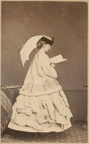 Warnod et Caccia - Portrait carte-de-visite de Miss Howard