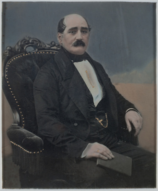 Anonyme - Portrait d'homme assis dans un fauteuil