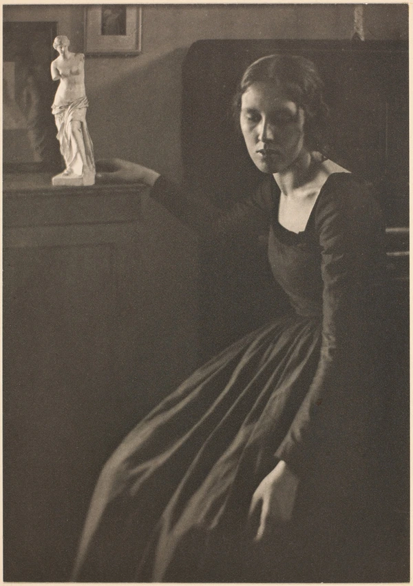 Clarence Hudson White - Lady in Black with Statuette