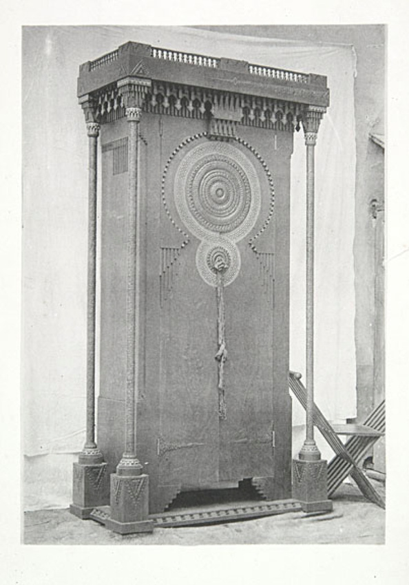 Anonyme - Deux héliogravures : un portrait de Carlo Bugatti et des pièces de mob...