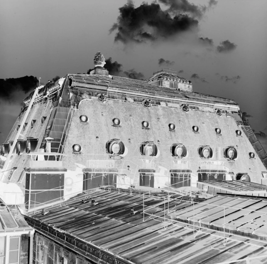 Jim Purcell - Musée d'Orsay, toiture du pavillon aval, détail. Motif de la pomme...
