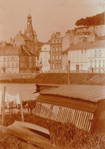 Charles Augustin Lhermitte - France, vue d'une ville depuis le fleuve
