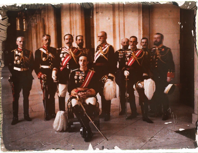 C. Chusseau-Flaviens - Alphonse XIII d'Espagne assis et son Etat-Major