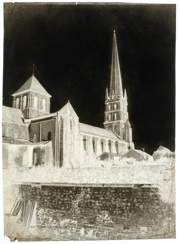 Gustave Le Gray - Saint-Savin (Vienne) - Ensemble nord est, église Saint-Savin-e...
