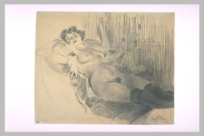 Femme nue, allongée sur un canapé, portant des bas noirs