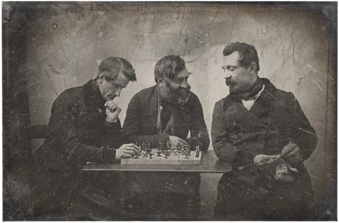 Une partie d'échecs (au milieu, Henri Le Secq ?) - Anonyme