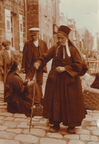 Charles Augustin Lhermitte - Le Faouët, scène de rue