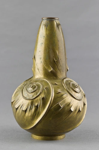 Lucien Bonvallet - Vase à décor de valves de coquillage
