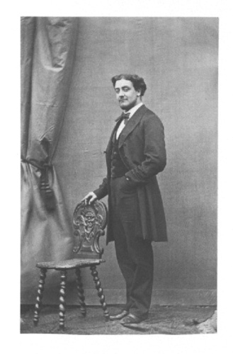 Achille Bonnuit - Homme en pied, de trois-quarts