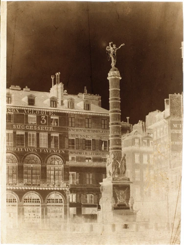 Anonyme - Paris, place du Châtelet, vue de la colonne et de la fontaine
