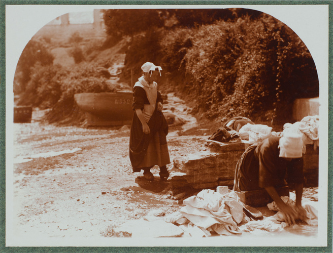 Charles Augustin Lhermitte - Doëlan ?, lavandières - Deux femmes au lavoir