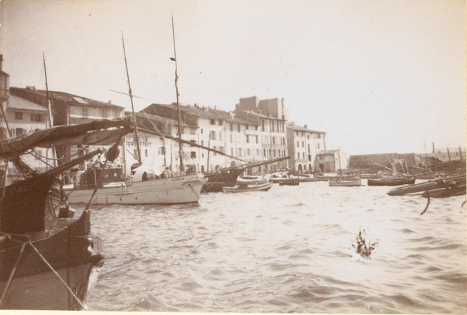 Auguste Delaherche - Cassis ?, Le port et des bateaux