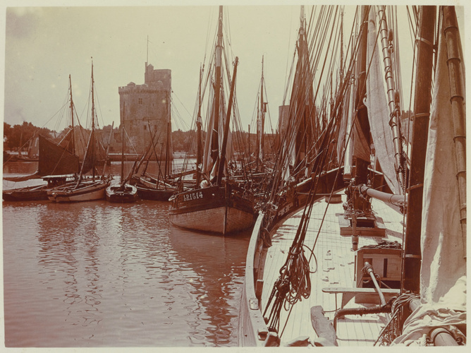Charles Augustin Lhermitte - La Rochelle, bateaux à voiles dans le port