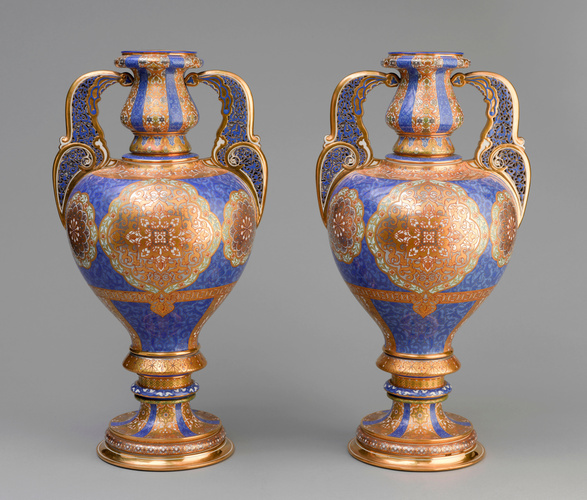 Manufacture de Sèvres - Vase "Feuchère" (d'une paire)