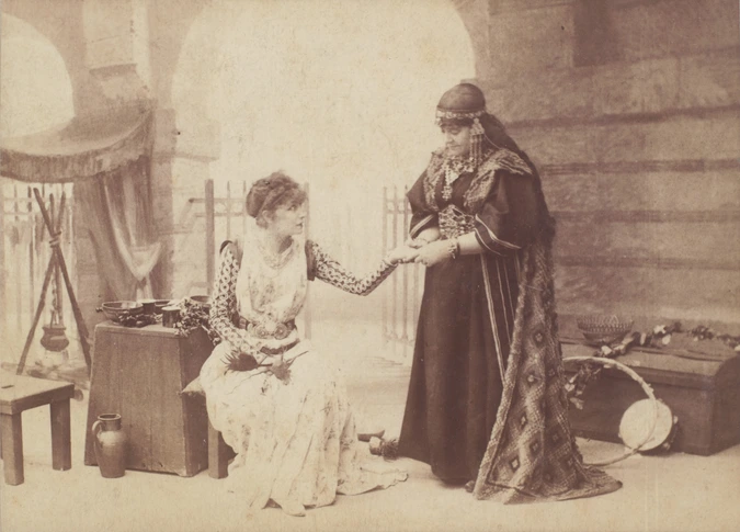 Paul Nadar - Sarah Bernhardt et Marie Laurent dans "Théodora"