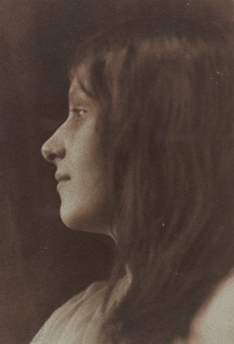André Hachette - Profil de femme, esquissant un sourire