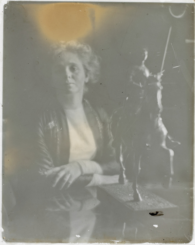 Paul Haviland - Doris Keane on Sofa, sept. 10 1909