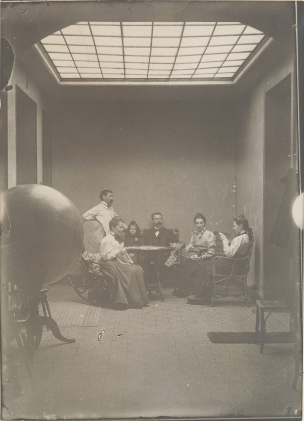 Anonyme - Groupe de six personnes, dont Pascal Dagnan-Bouveret et sa femme Anne-...