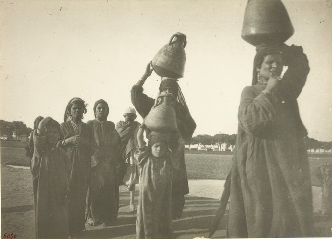 Anonyme - Egypte : porteuse d'eau et enfant