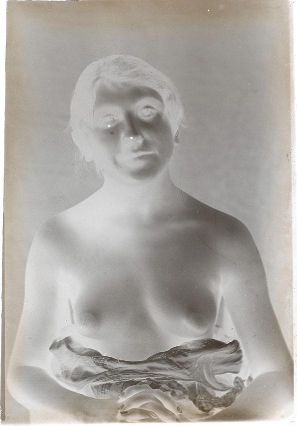 François-Rupert Carabin - Femme en buste la poitrine dénudée