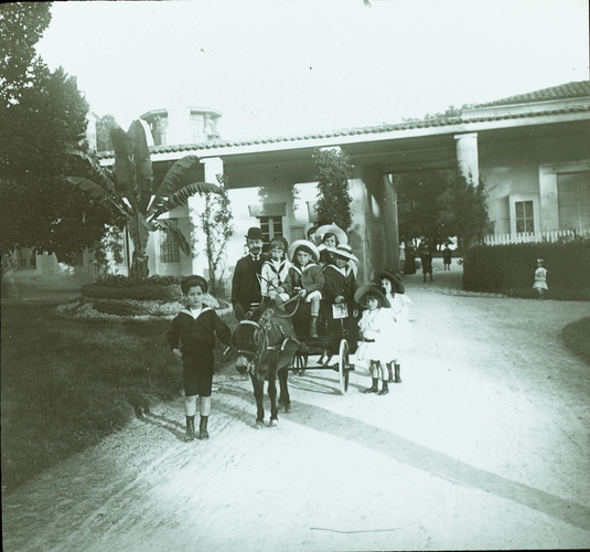 Anonyme - Groupe d'enfants